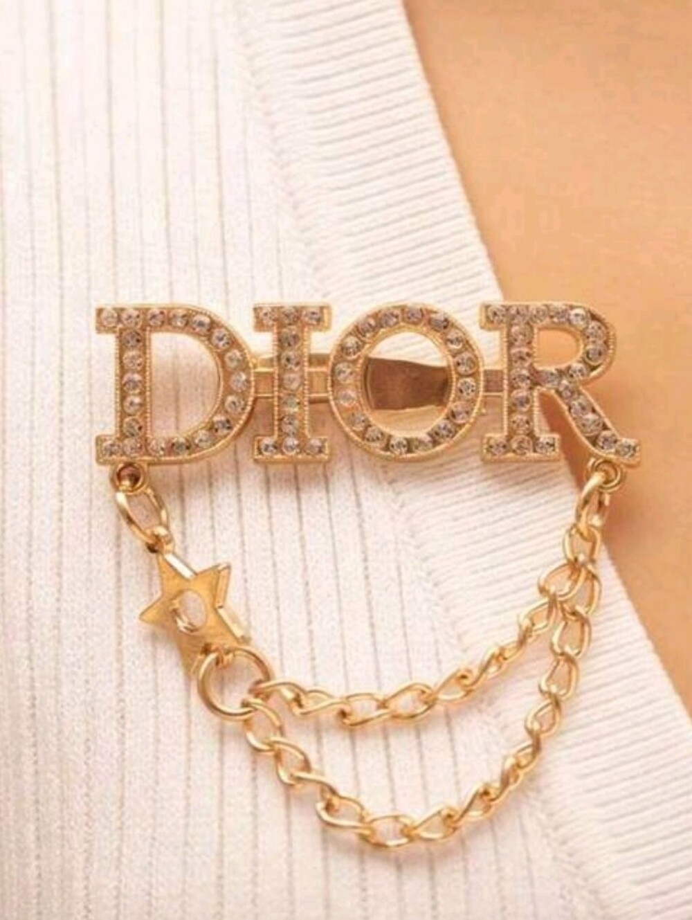 Luxury Style Brooch - Picture 3 of 9